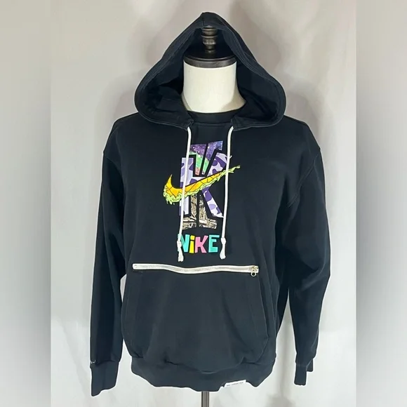 Nike Standard Issue Kyrie Irving SpongeBob Dri-Fit Hoodie - Picture 4 of 11